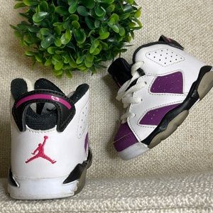Jordan retro purple and white size 5c